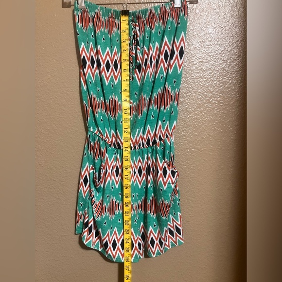 Vibrant Geometric Patterned Romper - Picture 5 of 7